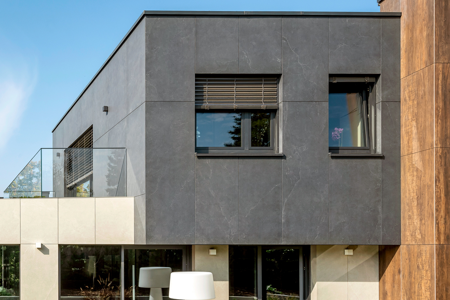 lithos---carbon